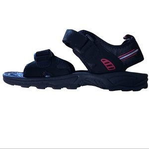 Mens NWOT Summer Sandals Adjustable Velcro closures